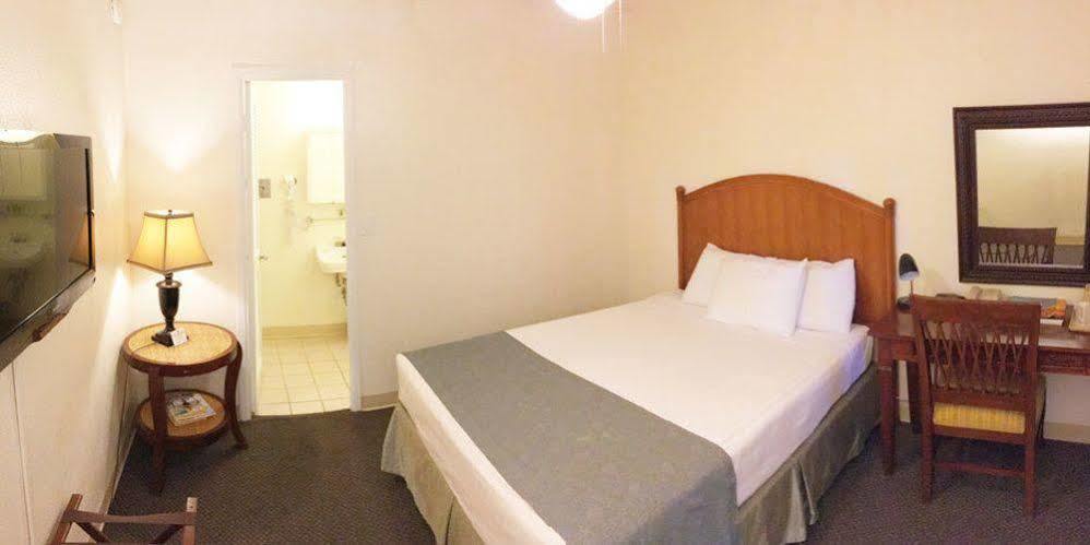 Pacific Marina Inn Airport Хонолулу Екстериор снимка